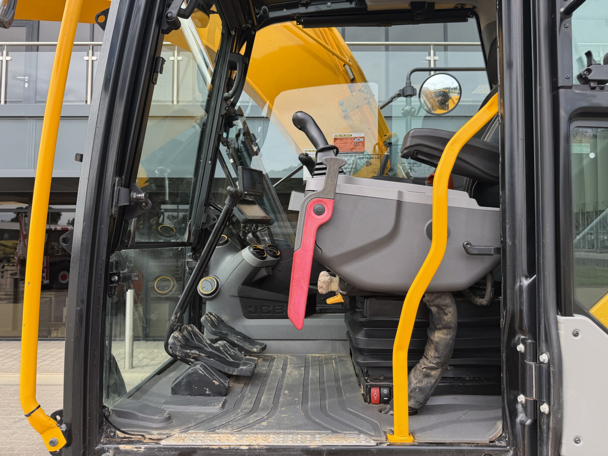 TRU3225 - 2024 JCB 140X L EXCAVATOR - Image 10