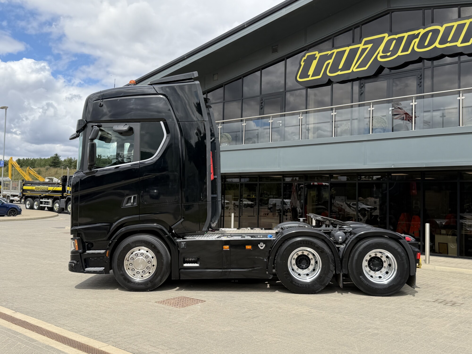 2023 '23 SCANIA 660S V8 TWIN AXLE TAG UNIT - Image 5