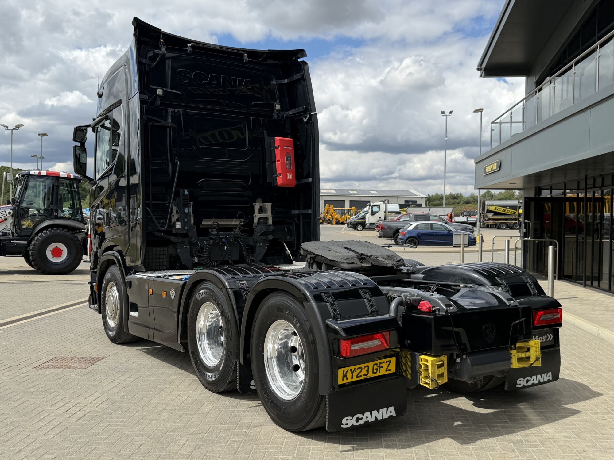 2023 '23 SCANIA 660S V8 TWIN AXLE TAG UNIT - Image 6
