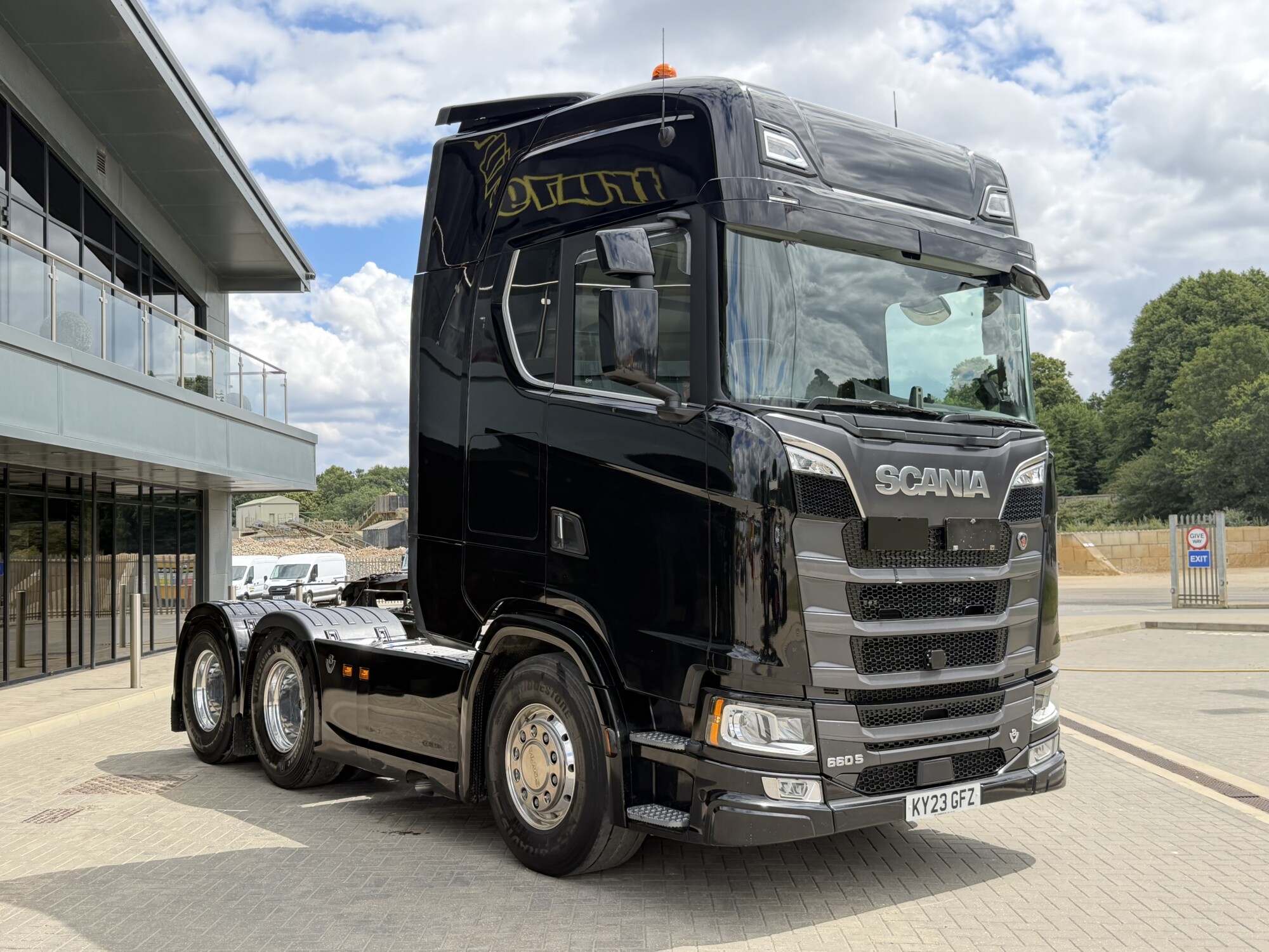 2023 '23 SCANIA 660S V8 TWIN AXLE TAG UNIT - Image 9