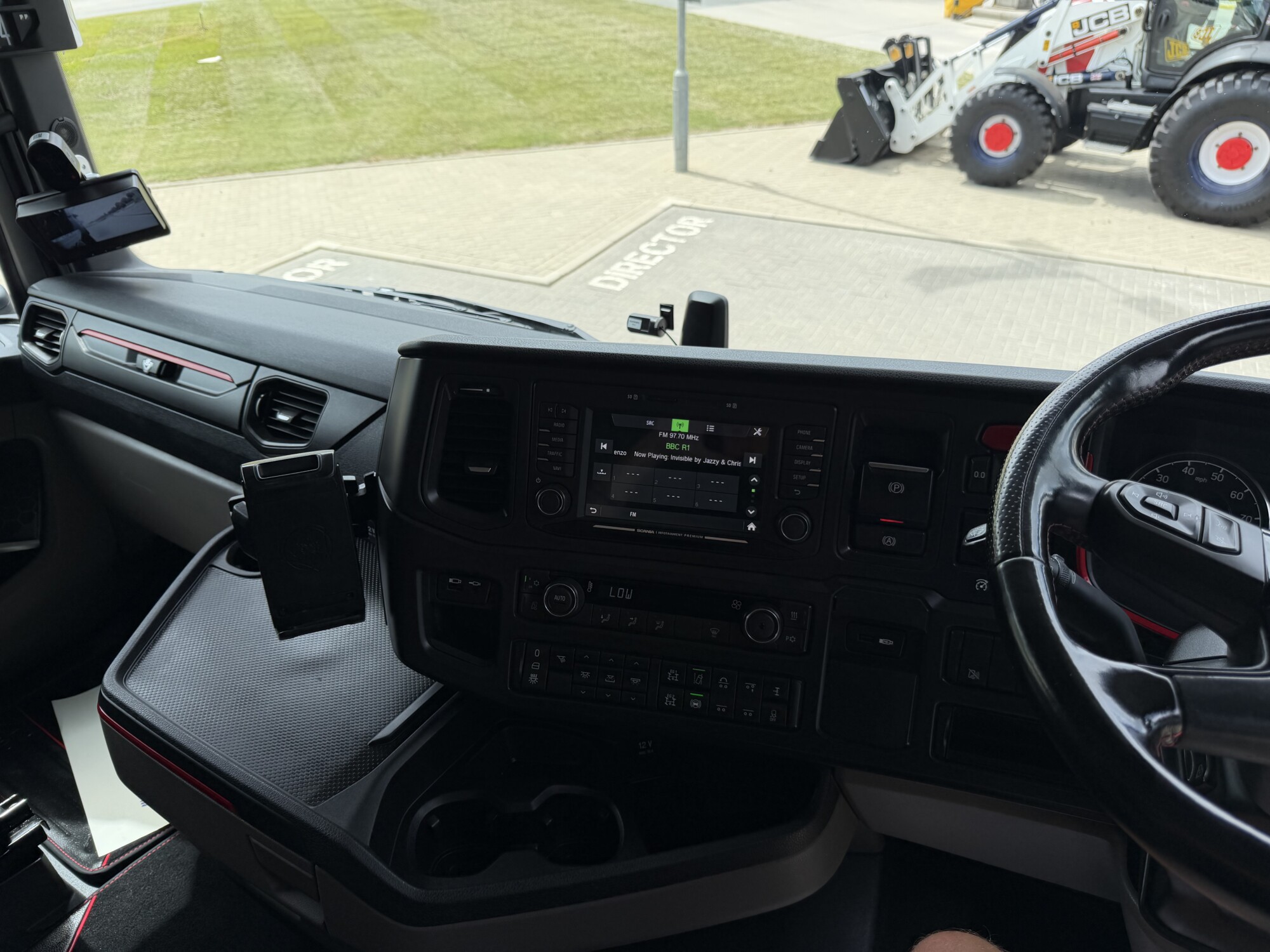 2023 '23 SCANIA 660S V8 TWIN AXLE TAG UNIT - Image 11