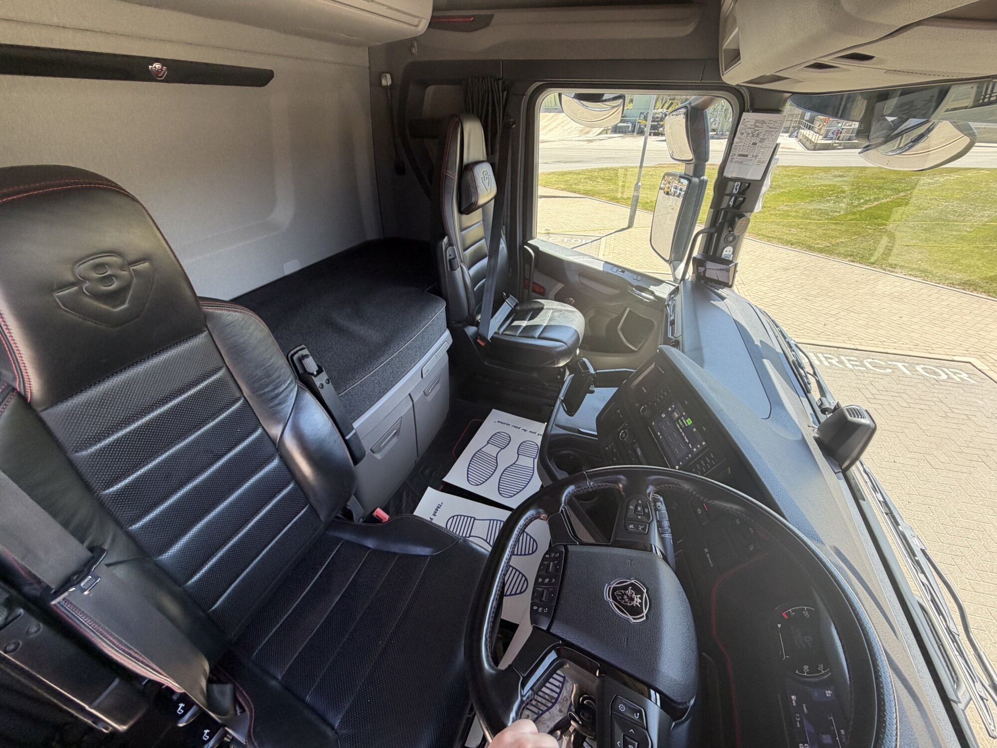 2024 '24 SCANIA 660S V8 TWIN AXLE TAG UNIT - Image 9