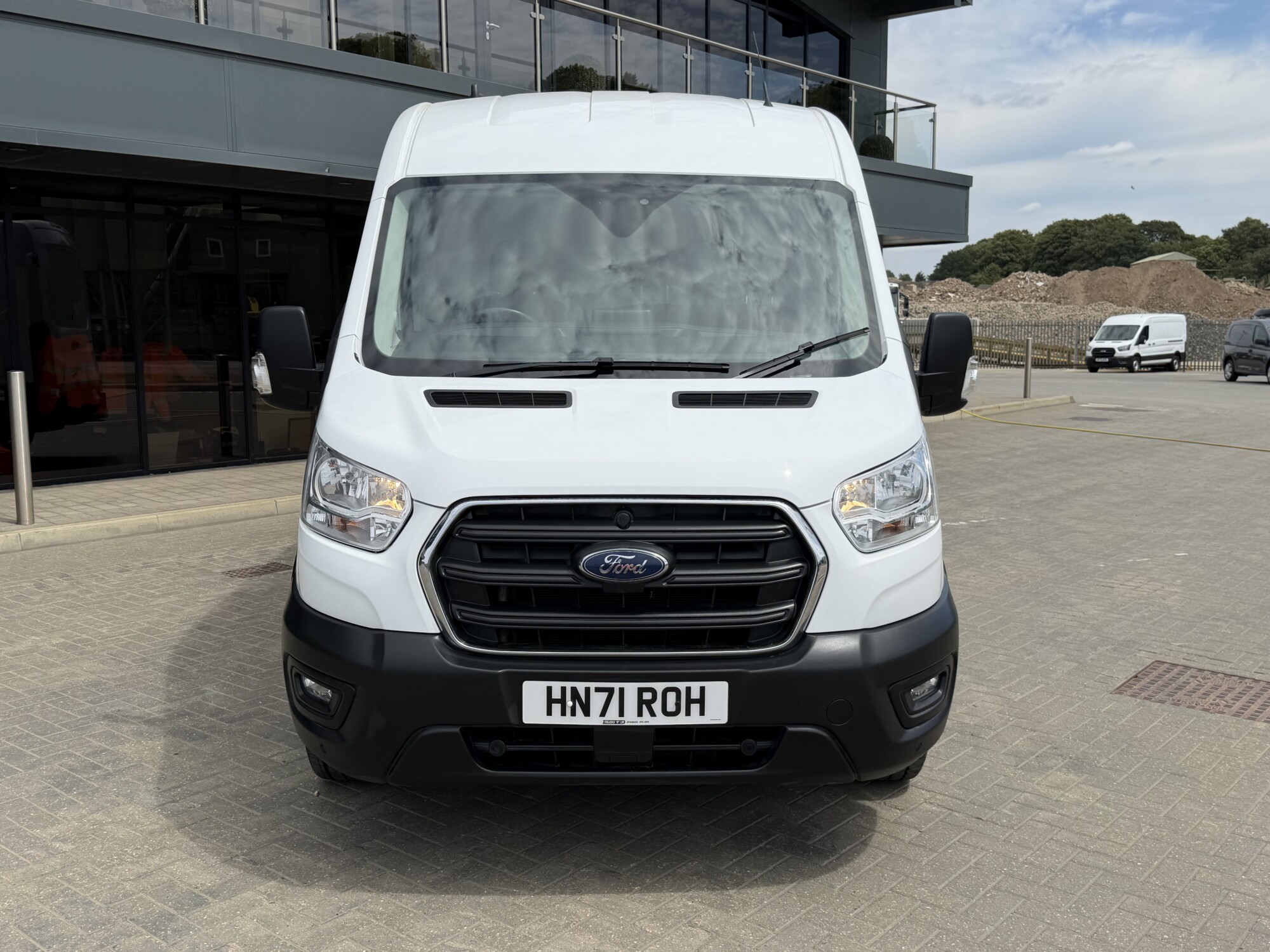 2021 '71 FORD TRANSIT 2.0 350 ECOBLUE TREND PANEL VAN 5DR DIESEL MANUAL FWD L3 H2 EURO 6 (130 PS) - Image 3