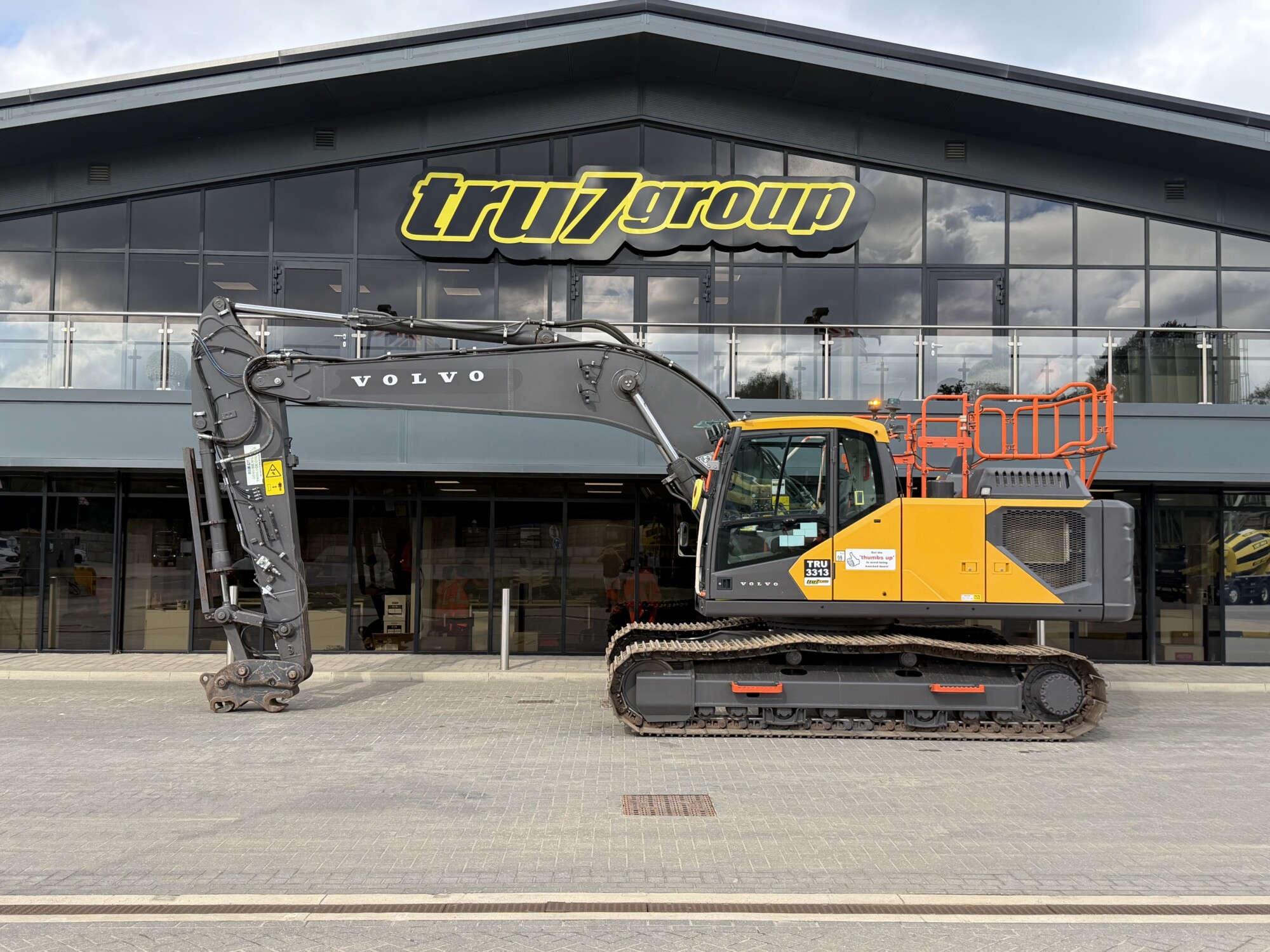 TRU3313 - 2024, VOLVO EC230 F EXCAVATOR