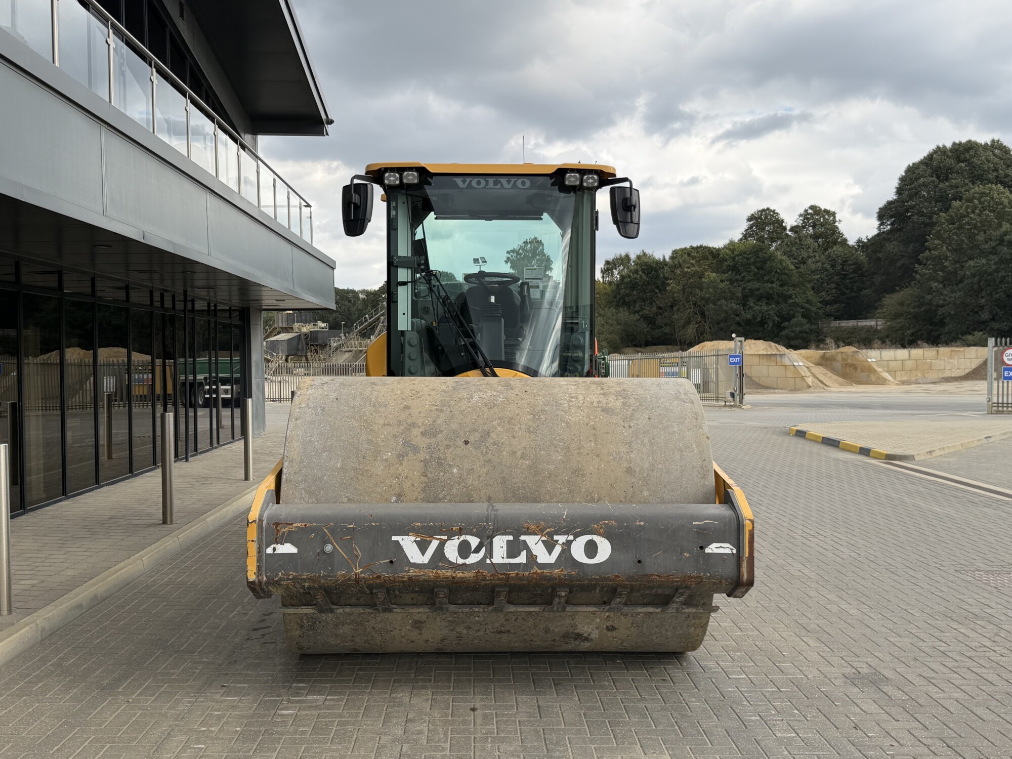 TRU2136 - FEB 2022, VOLVO SD135B HIGH TRACTION SOIL COMPACTOR - Image 3