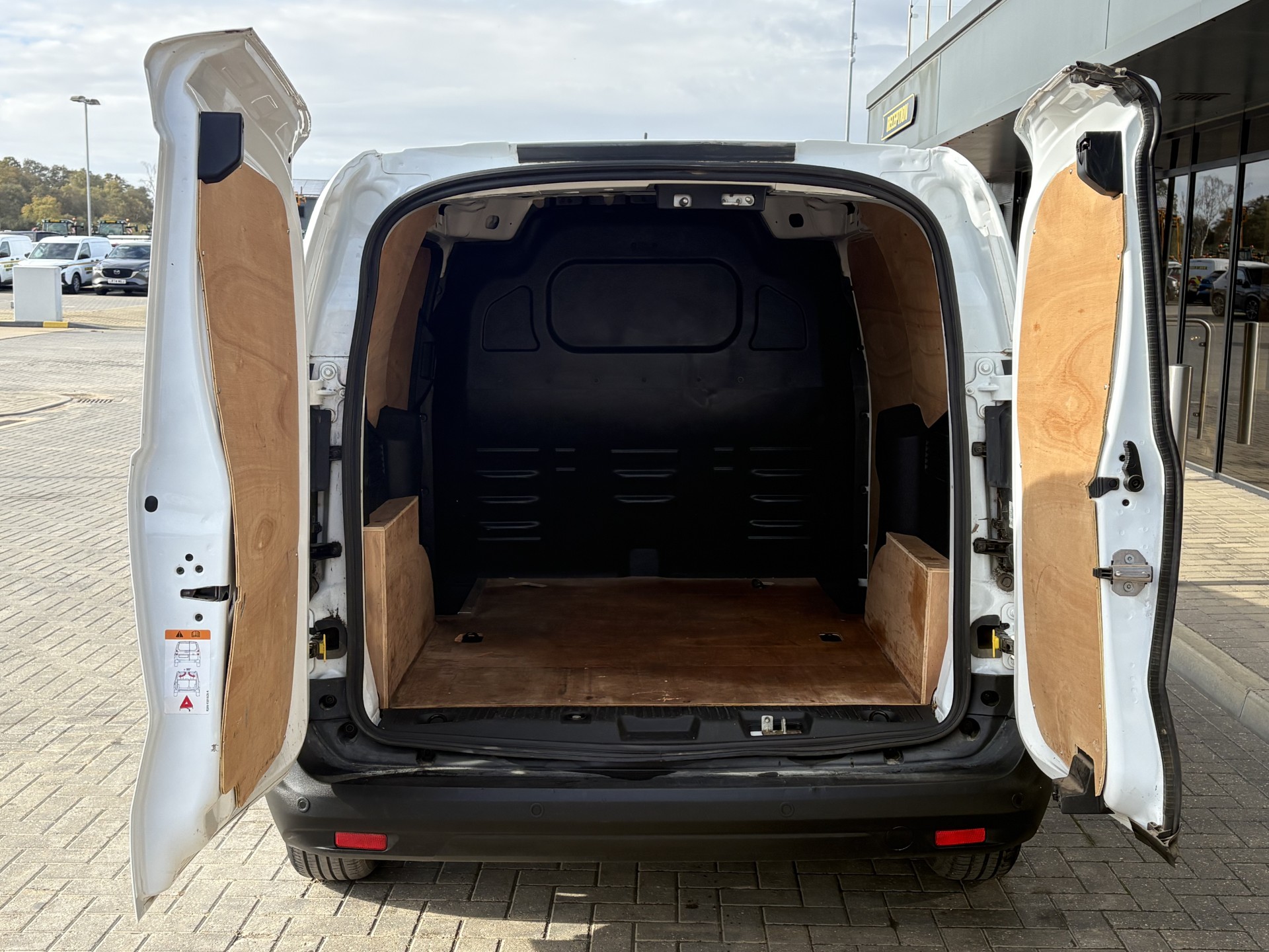 2024 '24 FORD TRANSIT COURIER TREND 1.5 DIESEL EURO 6 VAN - Image 10