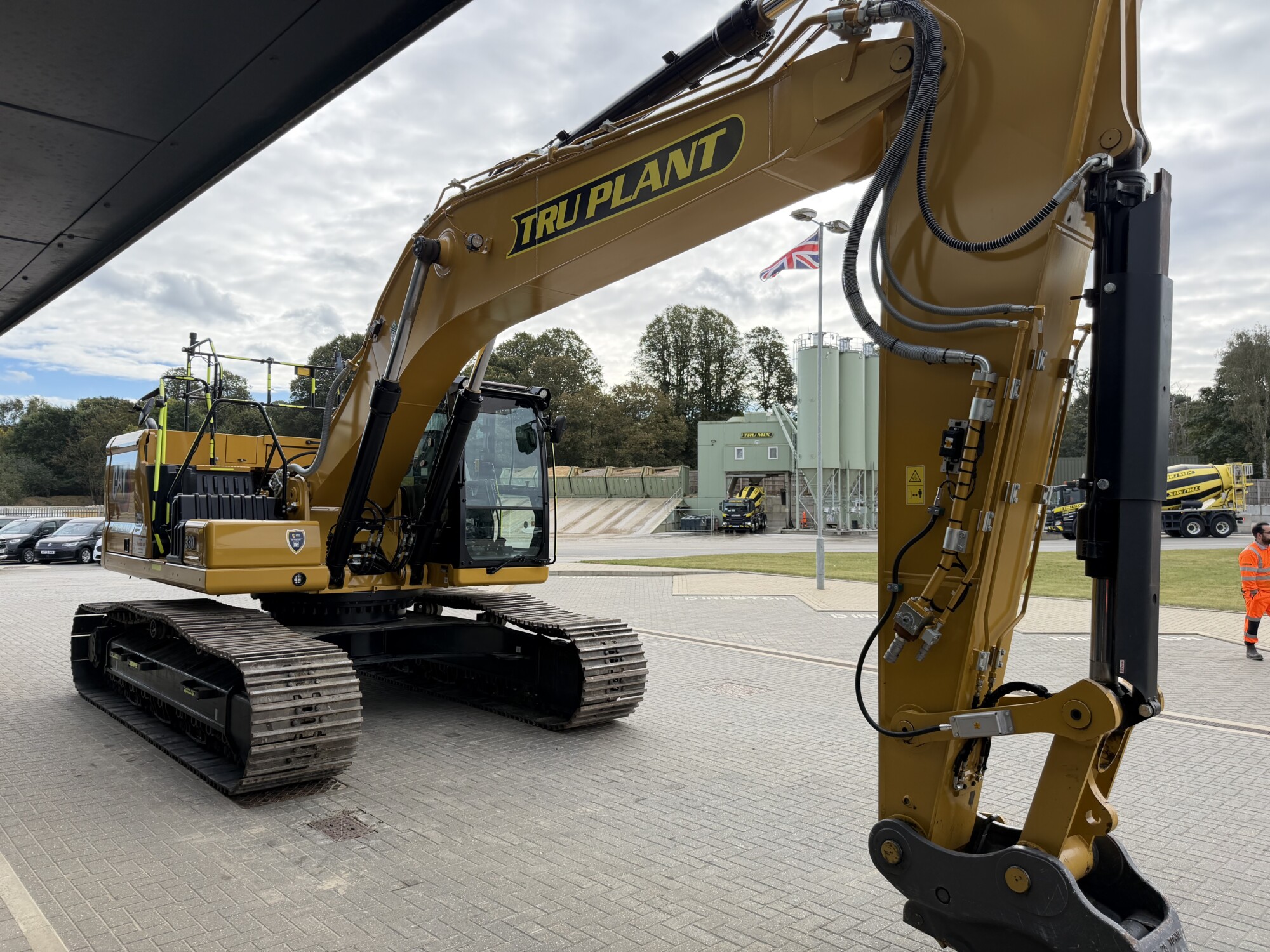TRU3848 - 2026, CAT 330 EXCAVATOR - Image 8